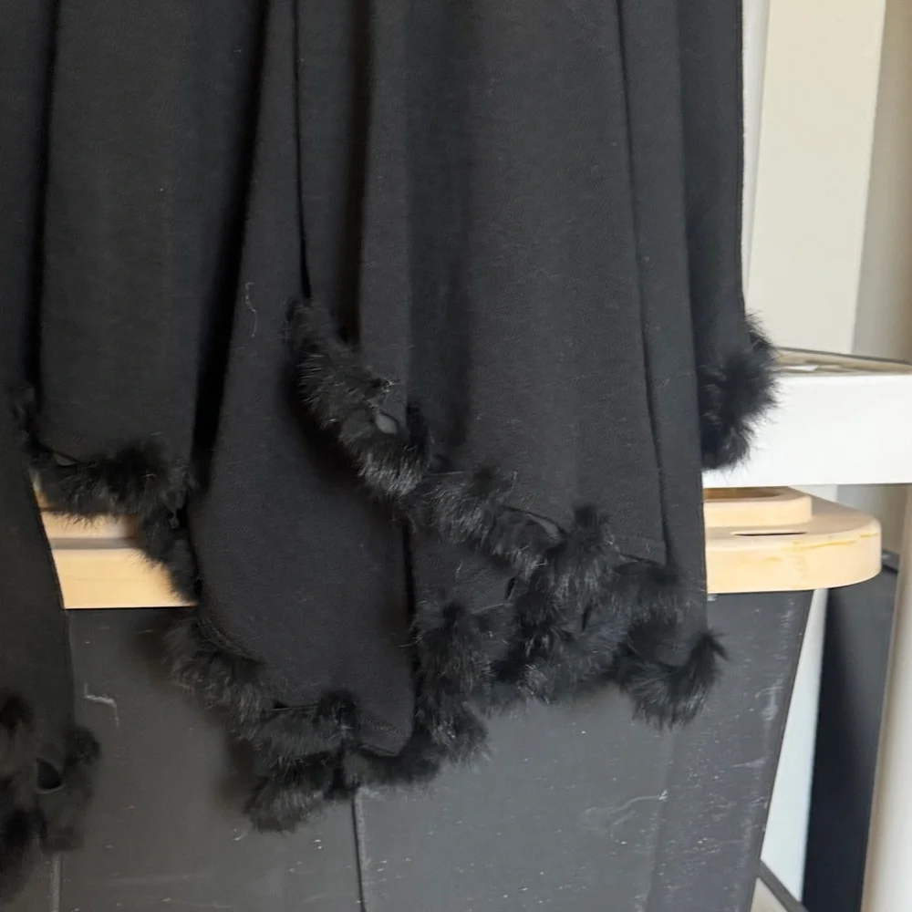 Nina Leonard Black Feather-Trimmed Wrap - Picture 6 of 8
